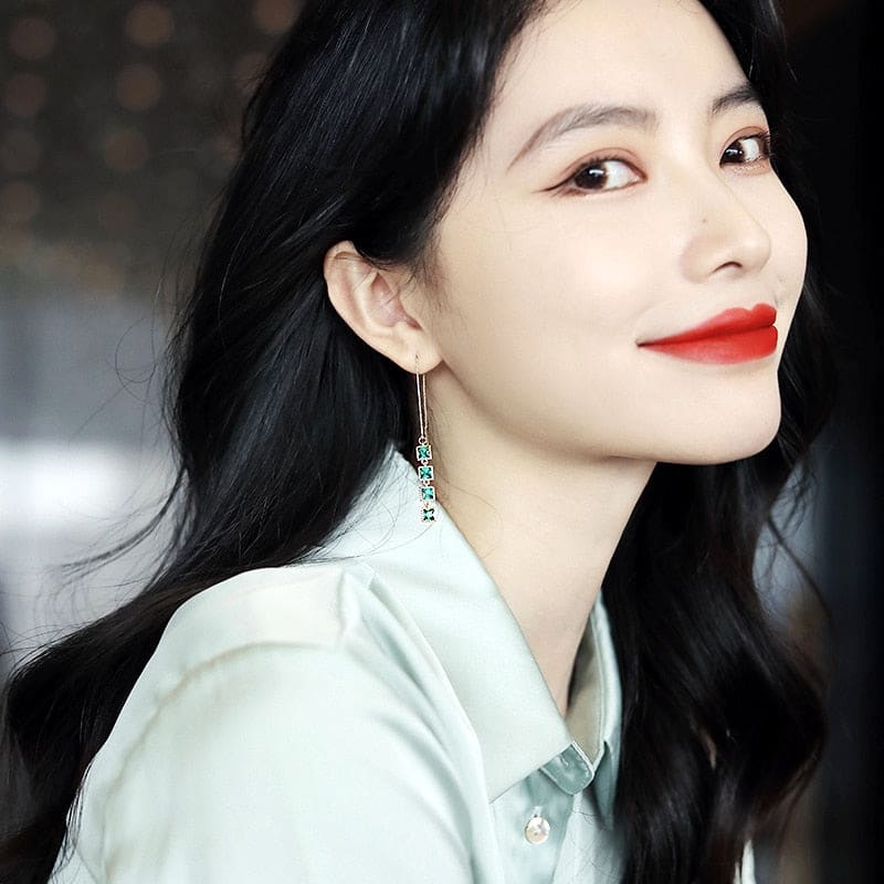 Boucle d&#39;oreille chaine traversante et pendante verte