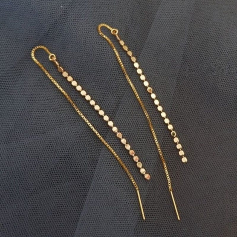 Boucle d&#39;oreille chaine traversante longue