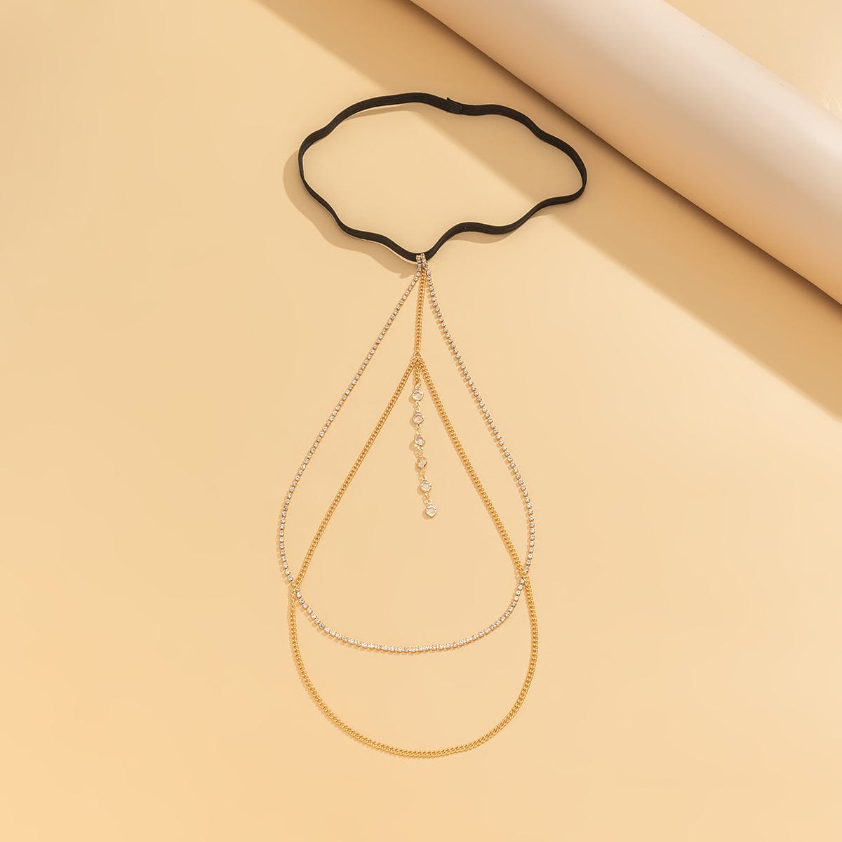 Chaine autour de la cuisse femme