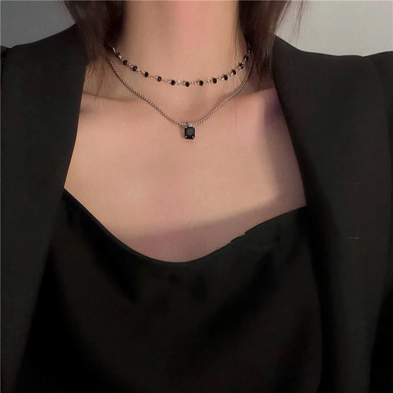 Collier argent et noir